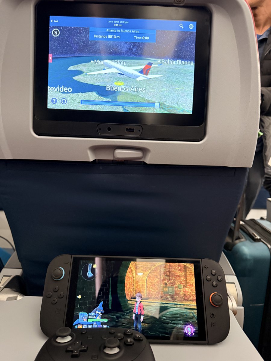 What better way to spend a 10 hour flight than a little Pokemon Legends: Z-A?!🤷‍♂️
Buenos Aires, here we come!😁