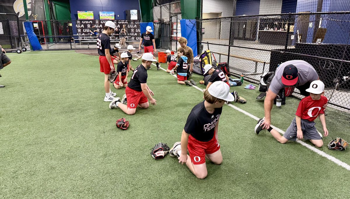 2031OmahaTigers's tweet image. Had a few of our boys help run a workout with Coach Chronic’s 9u squad.  What a great time!!  @OMAHATIGERS @ubanebraska @WowMidwest2031 @dvallinch #tigerfam 
🐅⚾️👊🏻