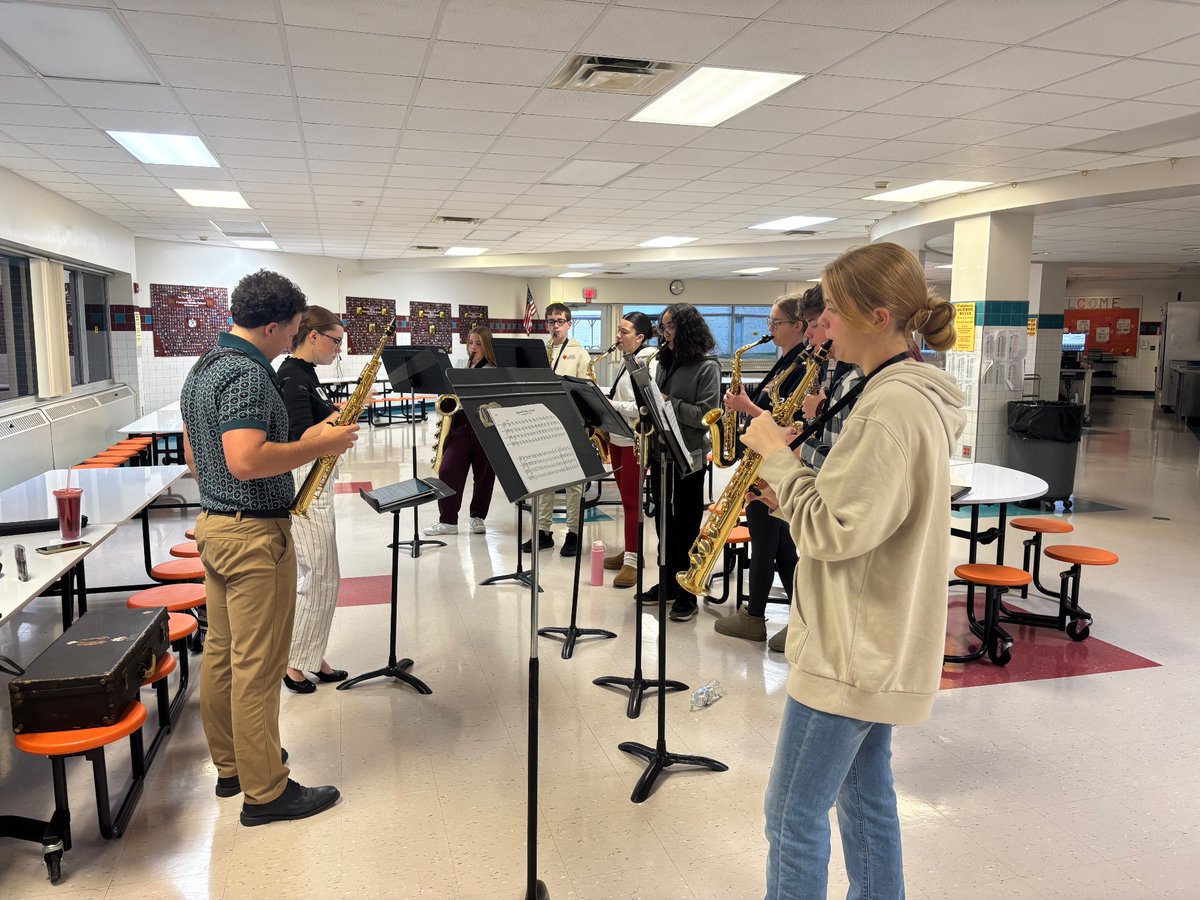 FCSD_Music's tweet image. Many thanks to the methods students from SUNY Fredonia who helped our HS Band students work on their chamber music for upcoming winter community outreach performances.