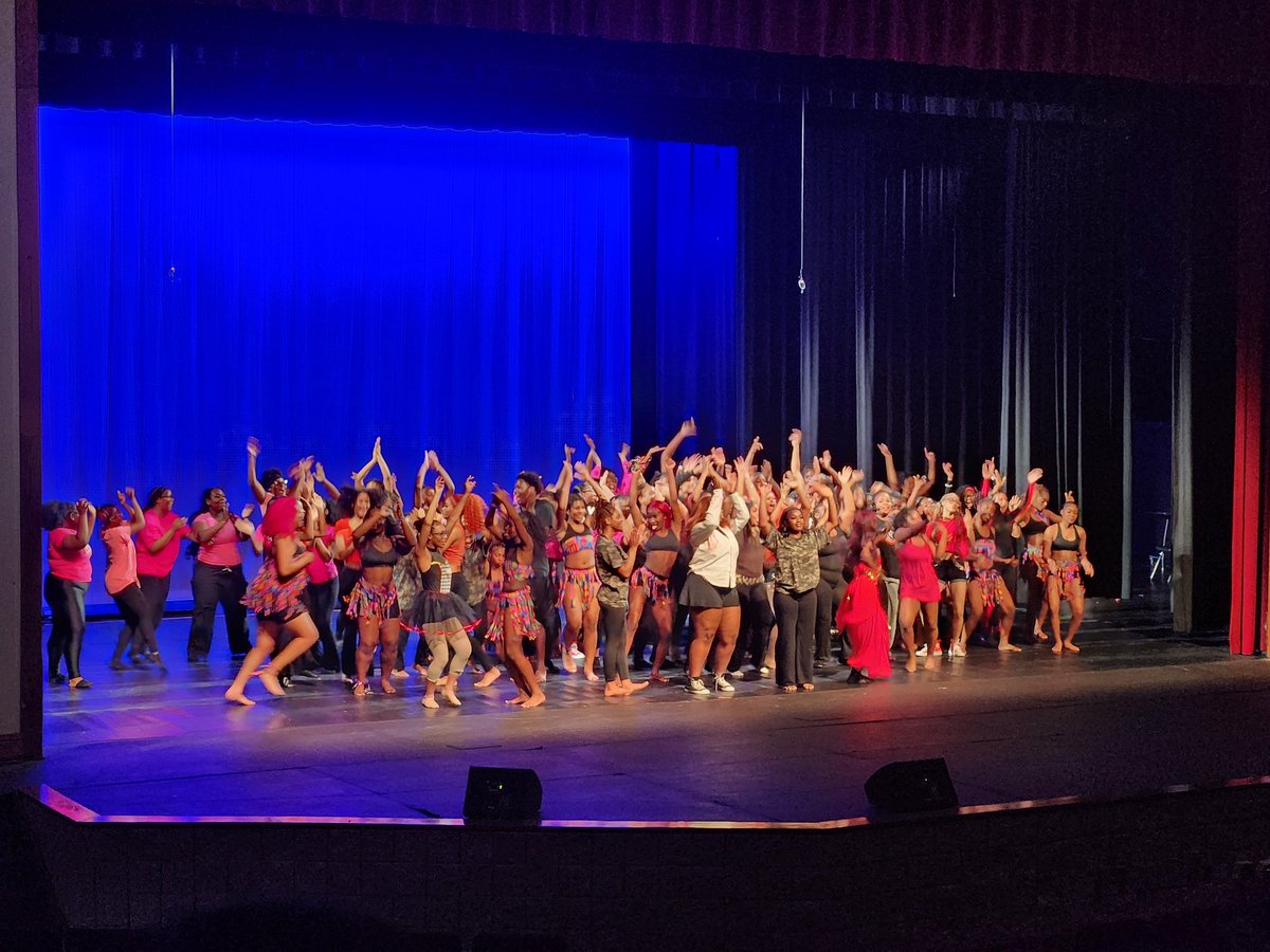 MsTedu's tweet image. Wonderful job on your opening night Tri-Cities HS Dance Department! Come out &amp;amp; support their Senior Dance Concert tomorrow night.