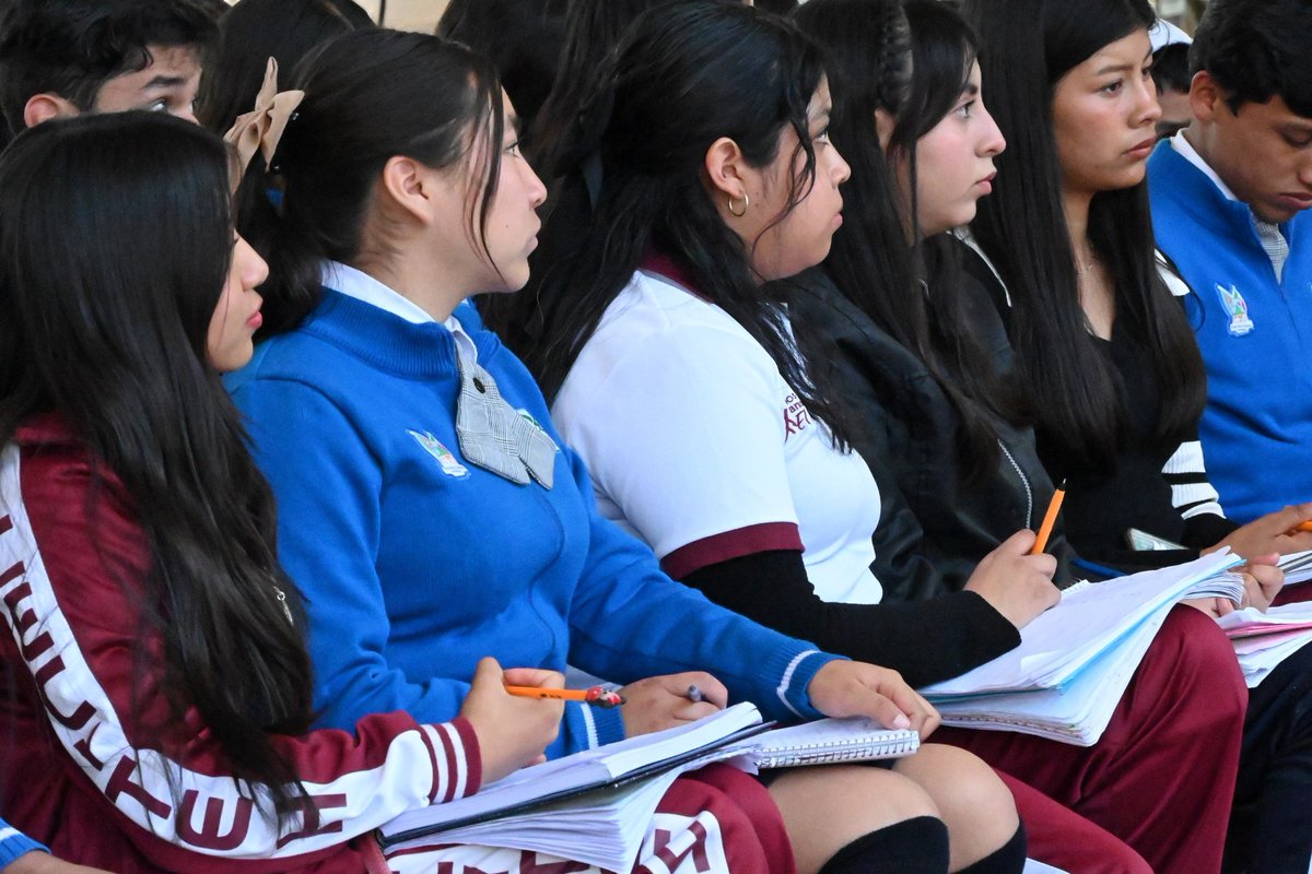 CITNOVA's tweet image. Hoy visitamos el Cecyte Hidalgo Tepetitlán, acercando ciencia y tecnología a más estudiantes🔬🤖
Nuestro equipo realizó demostraciones de robótica, IA, termodinámica, energía, así como el uso de microscopios y telescopios que despertaron la curiosidad de la comunidad estudiantil.