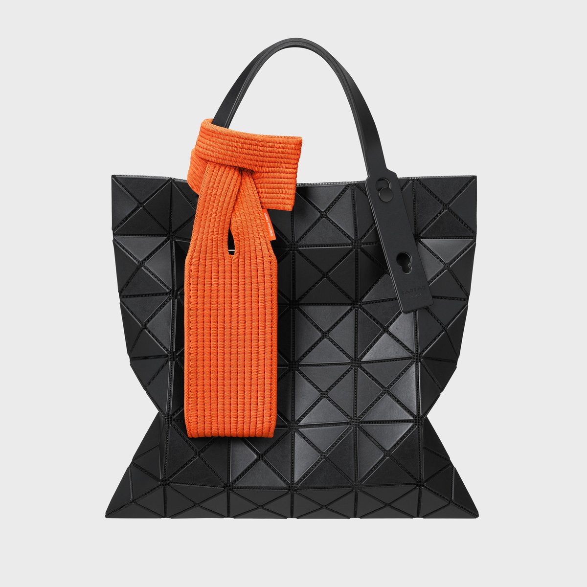 iPhone Pocket by ISSEY MIYAKE、25,800円〜 pochilog.jp/23981