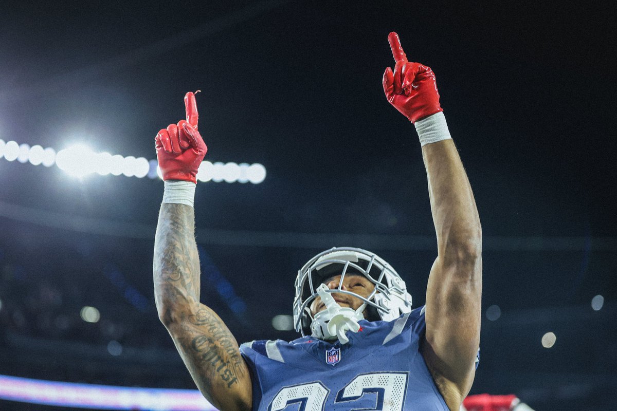 4 scores in 2 games <a href="/TreVeyonH4/">TreVeyon Henderson</a> 🔥