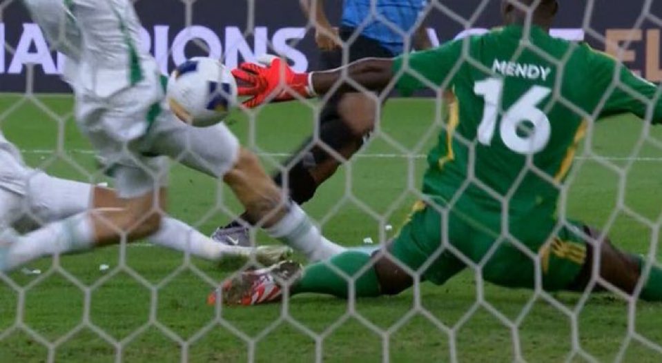 َ (@_iiwwwii) on Twitter photo 