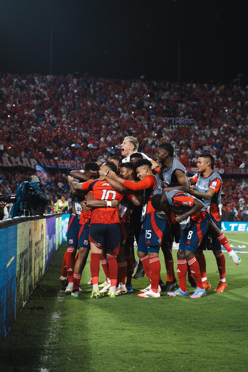 ¡Medellín ganó 3x0 y se convirtió en el equipo MÁS GOLEADOR en toda la historia de los torneos cortos, LÍDER ABSOLUTO Y CABEZA DE SERIE! 

🎯DIM 2025-2: 46 goles
🎯Cali 2002-1: 44 goles
🎯 Nacional 2016-1: 42 goles
🎯Nacional 2020: 39 goles
🎯Cali 2002-2: 38 goles