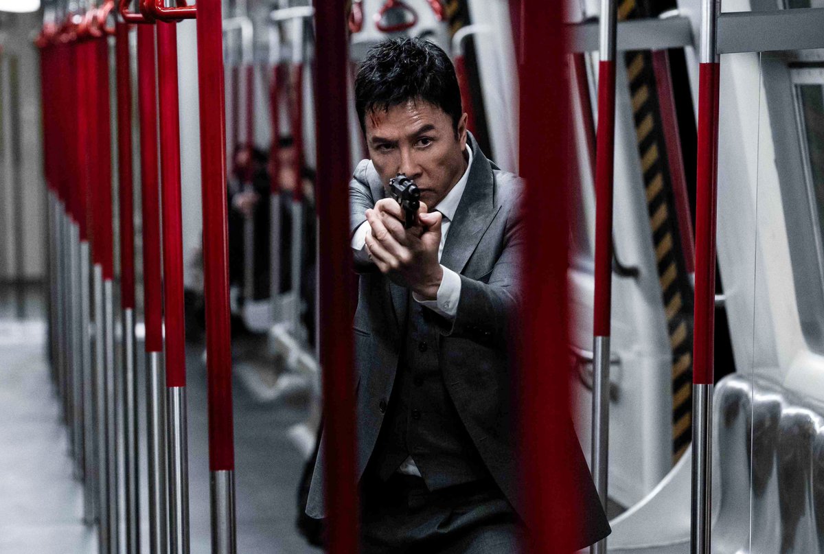 本日よりサロンシネマではドニー・イェン監督・主演で「プロセキューター」公開です。
香港警察の刑事から検事に転身した熱血漢が巨大な陰謀に立ち向かう、事実を基にしたアクション法廷エンターテイメントです。
連日14:15より、20(木)までの１週間限定上映です。