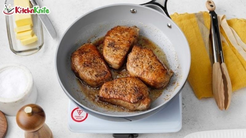 Kitchnknifblog's tweet image. Want juicy pork chops instead of dry ones?
🔪 Check our guide on how to cook pork on the stovetop for a perfect result every time.
👉 kitchnknife.com/how-to-cook-po…
#HomeCooking #PorkChops #KitchenTips #KitchnKnife