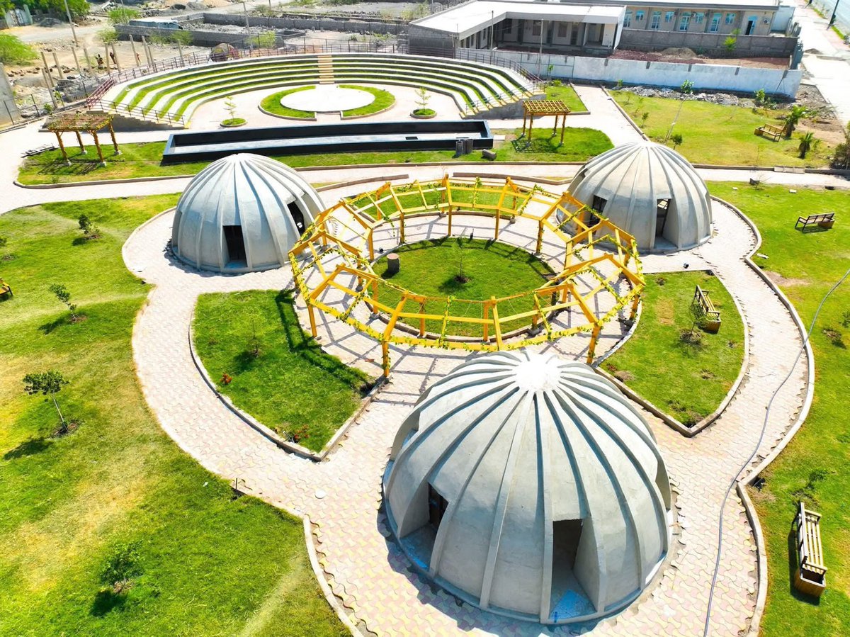 ETEmbassySEL's tweet image. በአፋር ሰመራ ከተማ እየተከናወነ የሚገኘው የኮሪደር ልማት ሥራ በምስል :-

#EBC #ebcdotstream #corridor