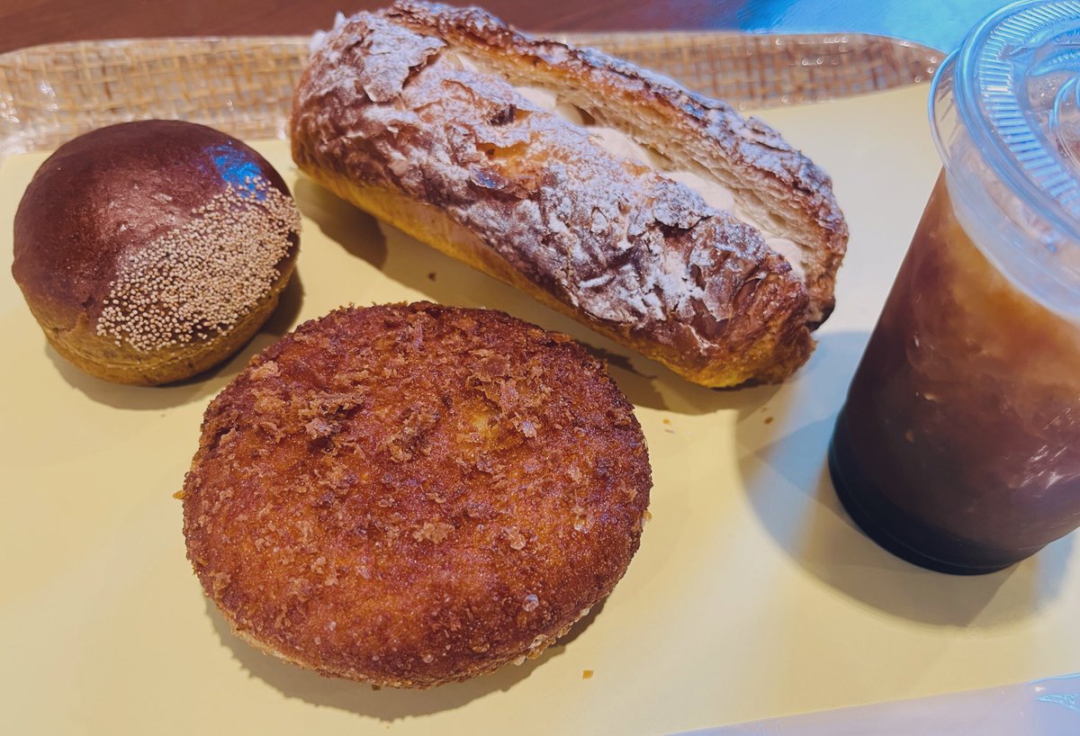 ひさしぶりに寄った 好きなパン屋さん🌰