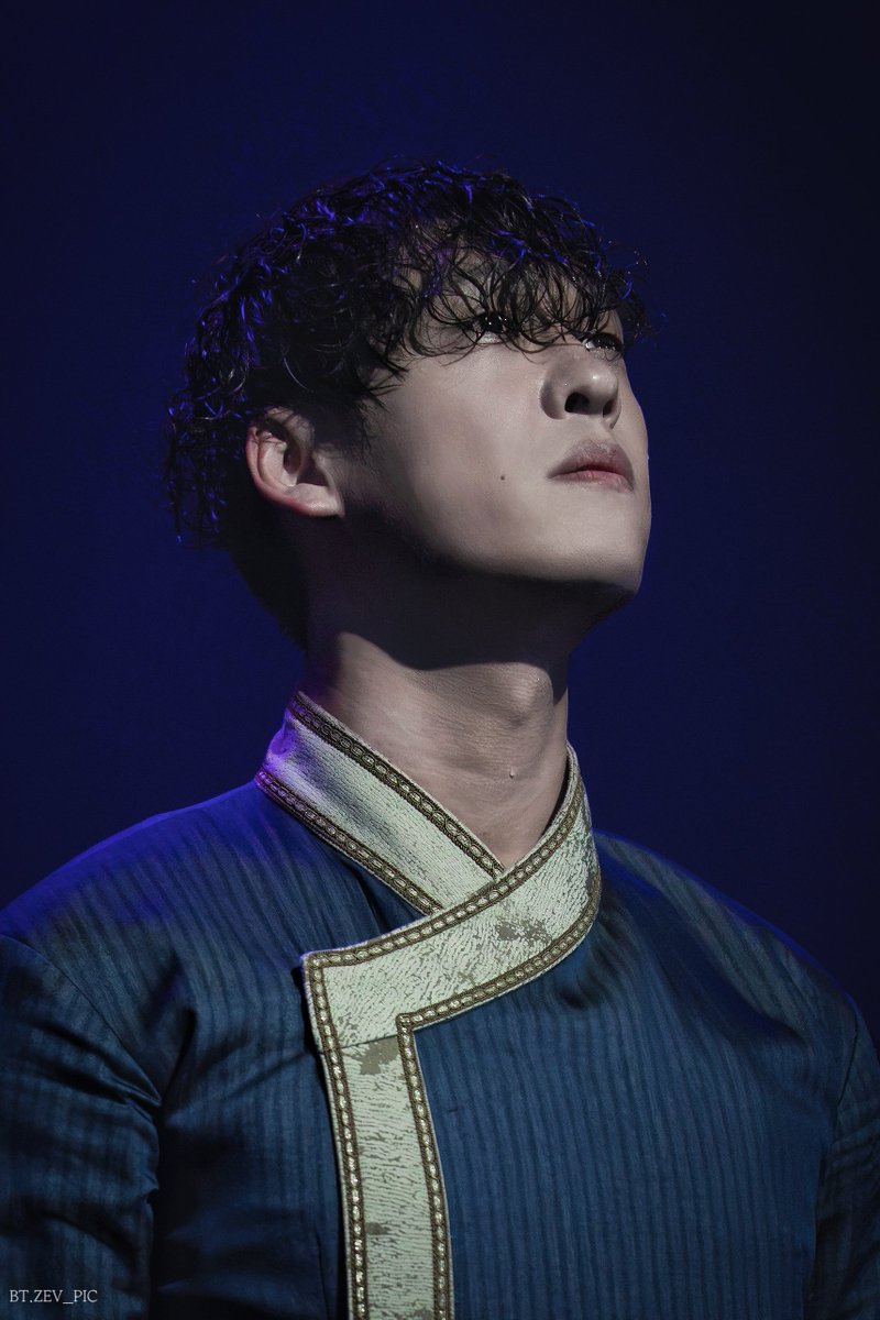 BATA_PIC_'s tweet photo. crop ver.

#최재림

눈빛 미친걸까진짜(P https://t.co/sQNfGiwA8o