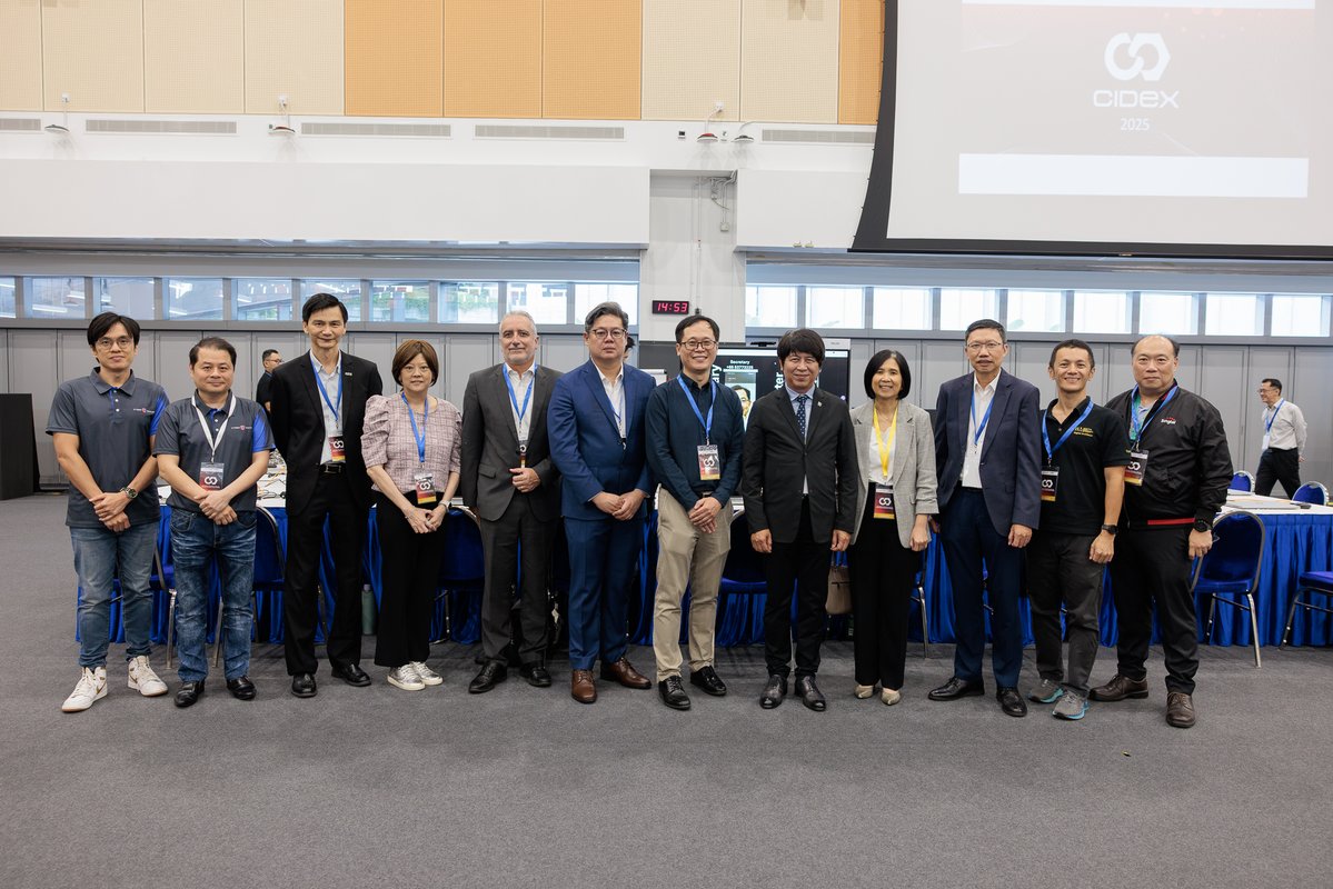 sutdsg's tweet image. 📡 Say hello to the future of cyber defence.

SUTD and the Digital and Intelligence Service (DIS) have officially launched the Cyber5G Testbed, the world’s first realistic telco-grade 5G cyber test environment, as part of CIDeX 2025.

#SUTDLeap #SUTDDesignAI #FCP #Cyber5G