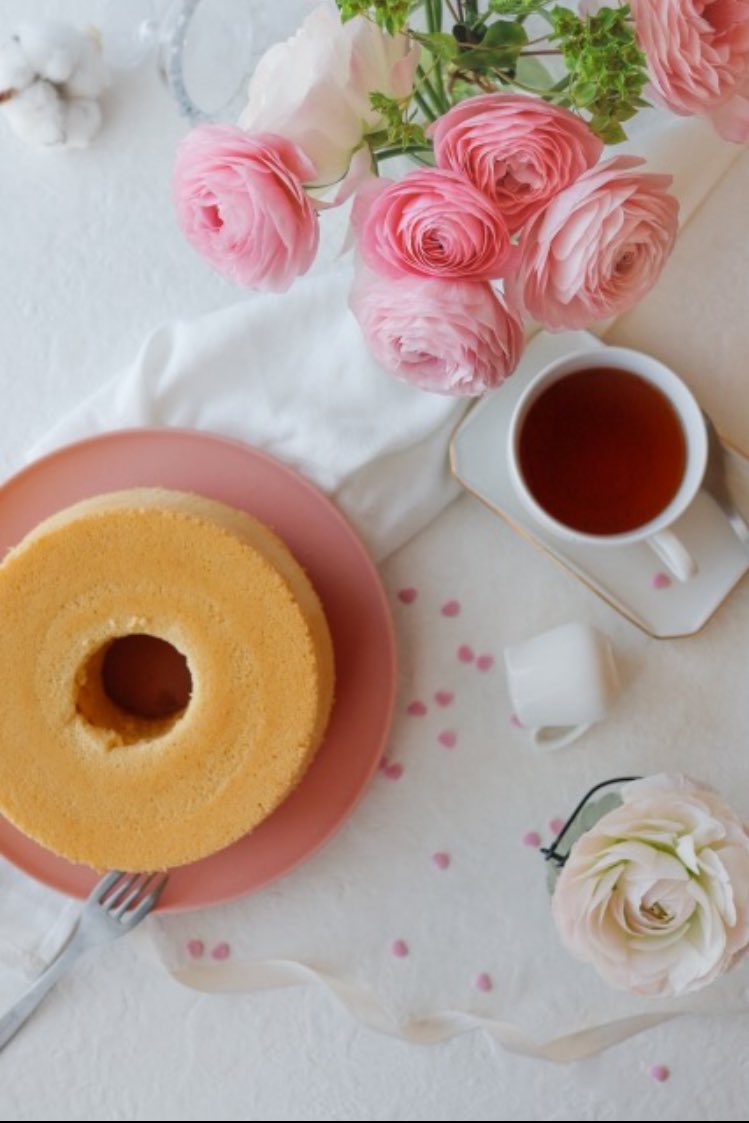 ＊
2025年11月14日(金)

皆さま·͜·ᰔᩚ🌹
おはようございます☕️•*¨*•.¸¸♬︎

大阪は 晴れ 12℃〜19℃
晩秋の穏やかな空
服装で調節を
(ｳｪｻﾞｰﾆｭｰｽより)

昼間は暖かいですね☺️💕︎
今日も良い一日になりますように🐱♬.*ﾟ