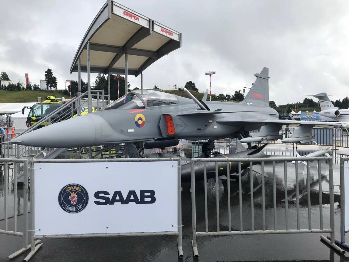 📍#Colombia / #Sweden (🇨🇴/🇸🇪)

<a href="/infobae/">infobae</a> reports that the <a href="/mindefensa/">Mindefensa</a> has finalized the purchase of 17x <a href="/Saab/">Saab</a> Gripen E/F fighters for the <a href="/FuerzaAereaCol/">Fuerza Aeroespacial Colombiana</a>.

 The contract is for $4.3 Billion USD, including: 
- Weapons
- Upgrades to infrastructure
- Training Assistance
- Spare Parts
