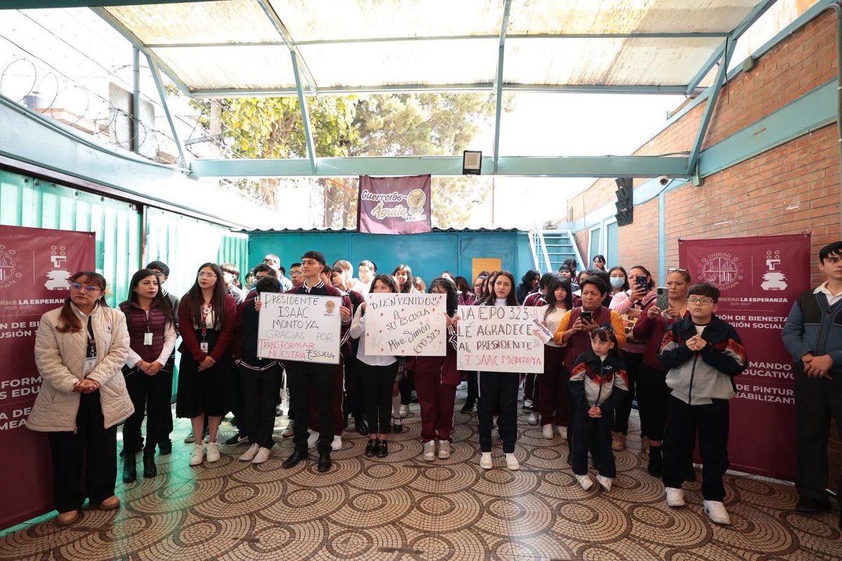 DGEMSedomex's tweet photo. 📚🏫 En Naucalpan seguimos fortaleciendo escuelas.
Acompañamos la entrega de impermeabilizante en la EPO 323, parte del programa municipal para mejorar los planteles.

Cuando mejoran las escuelas, mejora la comunidad. @SimonMondragonB https://t.co/fVlHDHFpdf