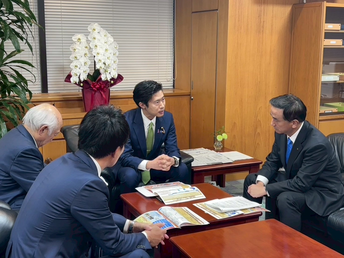 kamiyamasayuki_'s tweet image. 昨日は厚労大臣政務官として、村岡知事、柳居県議会議長、畑原県議会議員をはじめとする山口県の皆様より御要請。
・診療報酬、介護報酬、障害福祉サービス報酬の改訂と緊急的財政支援
・地方における人手不足対策の抜本的強化
等について意見交換。
また二桁近いレクも受けました。