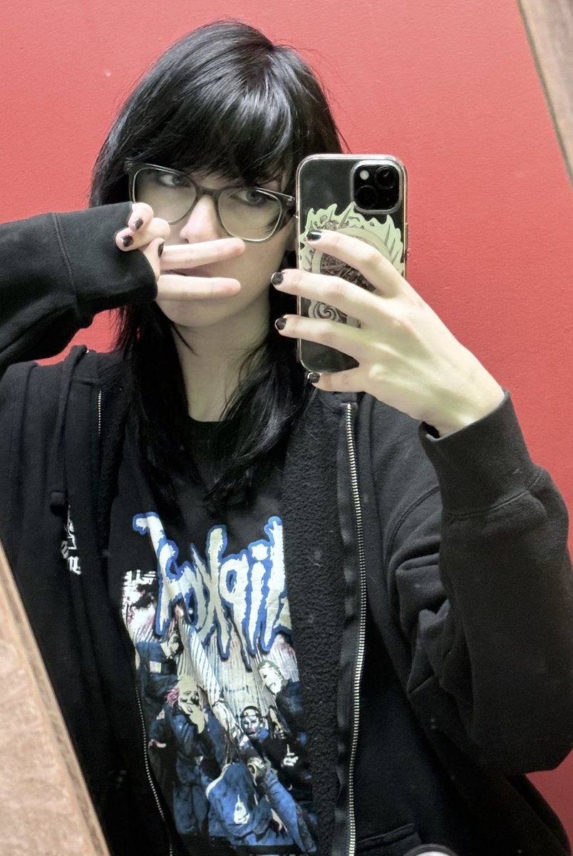 mothdevourer's tweet image. Emo hair means I don’t need makeup to look alt