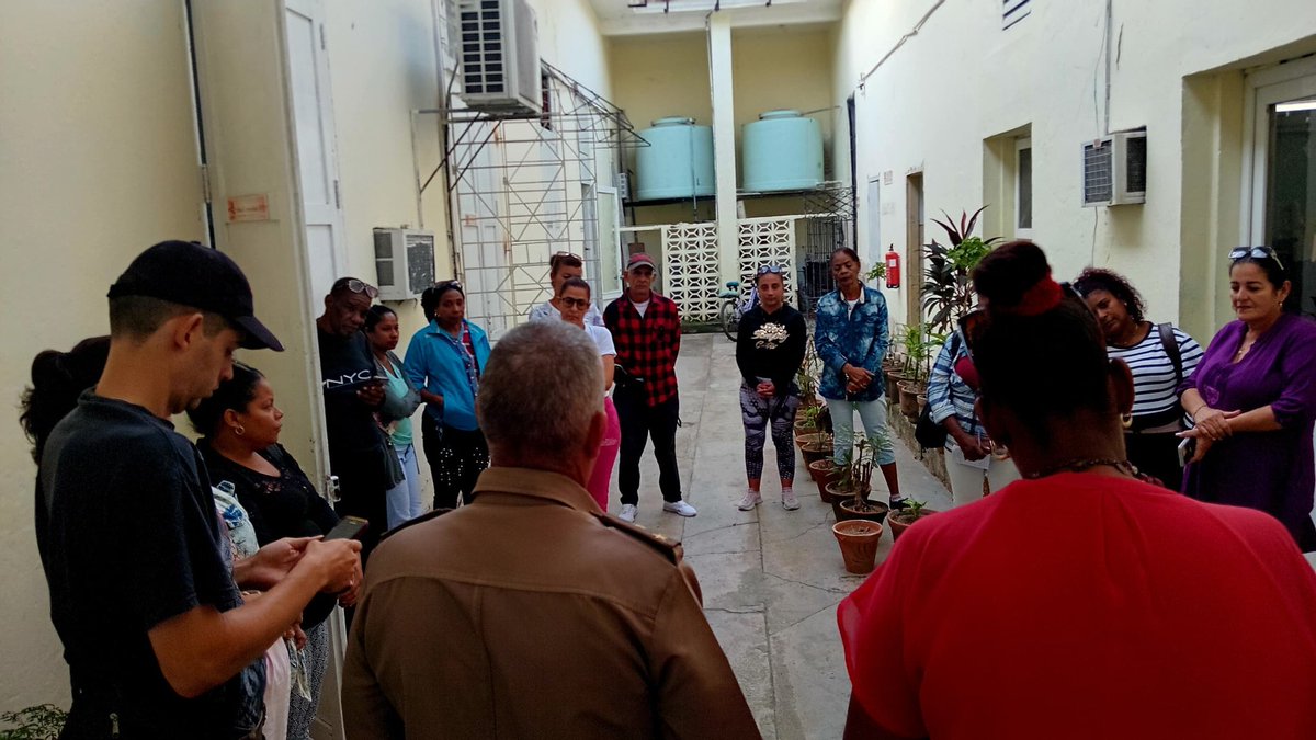 Matutino especial a cargo de la dirección con la visita de la secretaria del sindicato provincial y una miembro del buró.