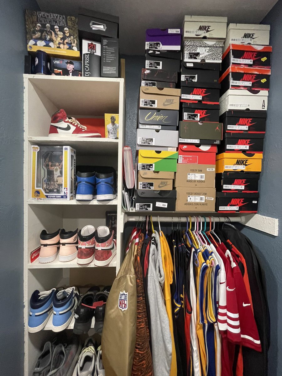 DJCaPrisE's tweet photo. @ad__sneaks I need all the Jordan 1s in my life https://t.co/PFSchJUpSh