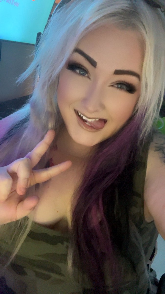 LIVE on that green app baby 💚 we might be late 🤷🏼‍♀️ 
kick.com/collateral_dam…