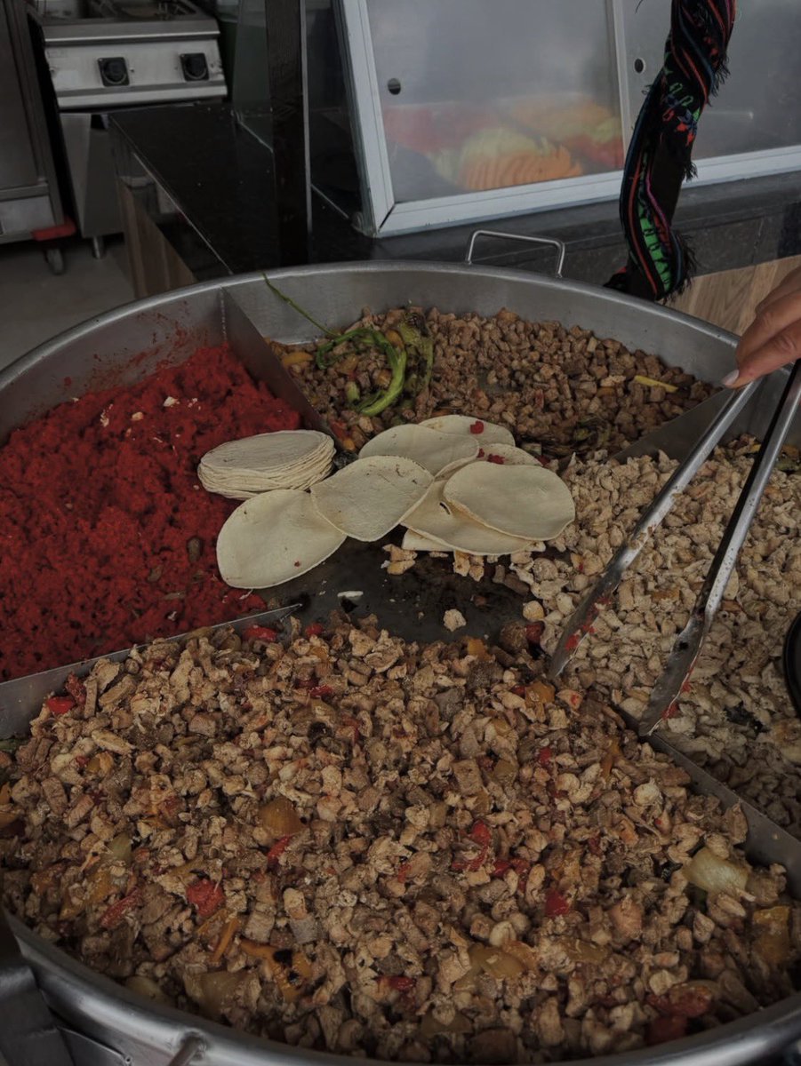 valengsources's tweet image. “MEXICO LINDO 🇲🇽🌮🌯⭐️🧚🏻‍♀️”

⭐️| valentinag vía Instagram post