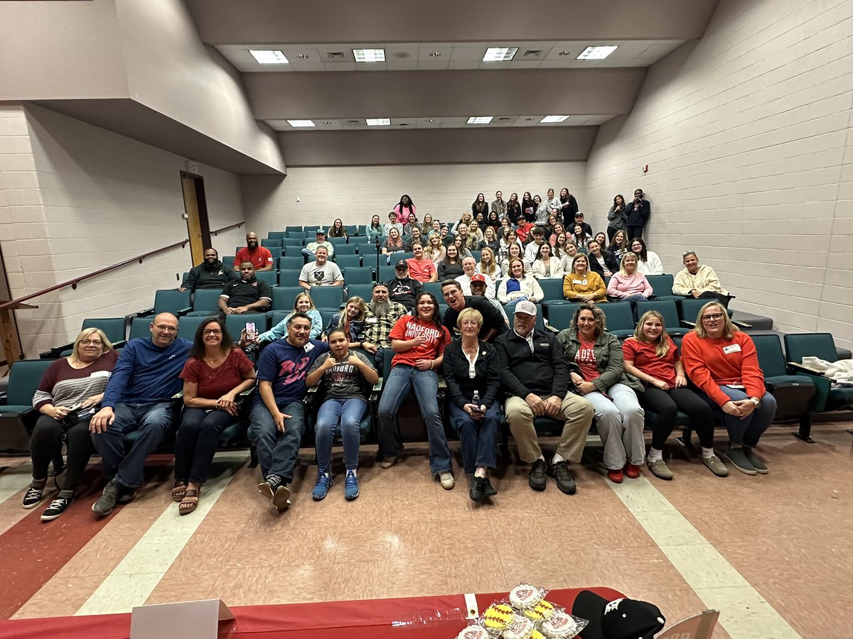 Amelia Cervantes ‘AC’🇺🇸🇲🇽 tweet media