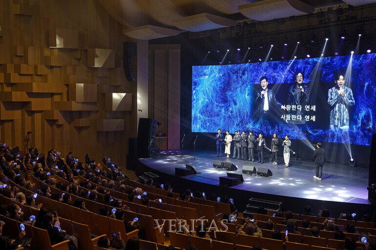 지훈아 연대즈랑 같이 사랑한다 연세를 불렀구나.. 동문가족이니까 맞지맞지