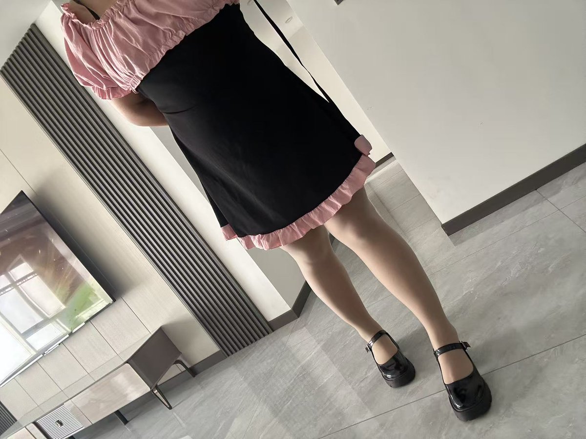 yan88chi's tweet photo. 到家了，可以拍些���看照片了，话说怎么没人约我啊😂
#女装・男の娘  #伪娘约直男  #cd https://t.co/j7oSXXELvs