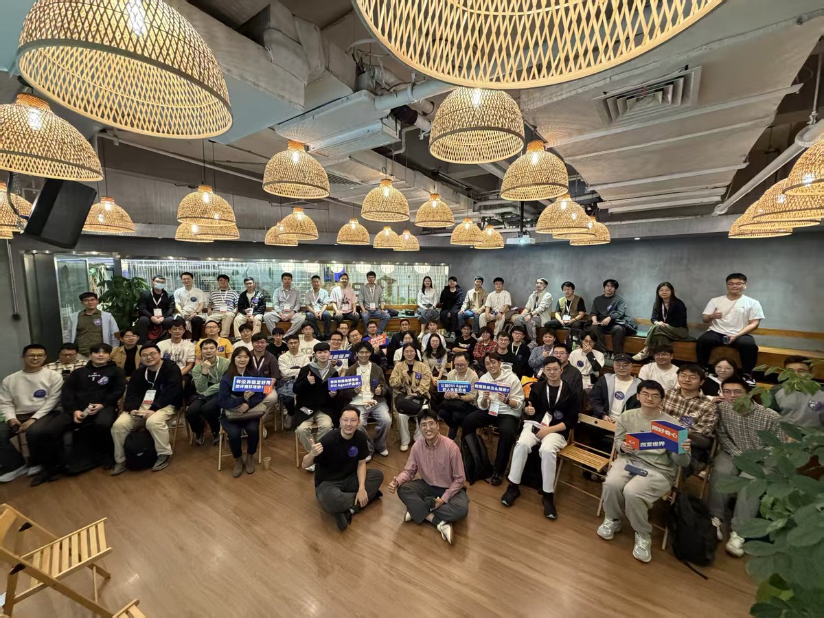 webagentlab's tweet image. During #EMNLP2025  in Suzhou,China, @WebAgentLab hosted the first GUI Agent Night. and The event was fully packed, with nearly 200 people signing up in just two days. However, due to space limitations, only fewer than 100 could be accommodated.

Researchers, founders, and…
