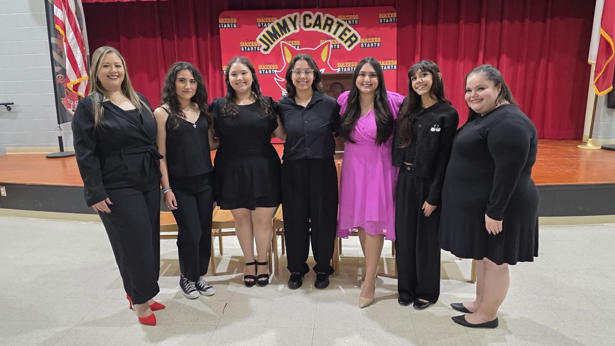 LuisCBocanegra1's tweet image. Milestone night at @JCECHSRedWolves🎉 We inducted a bright new class into the Psi Alpha National Honor Society. ​Celebrating excellence, leadership, and curiosity about the human mind. So proud of these scholars🎉
@lajoyaisd
#CarterPride #RedWolves #ProudPrincipal  #FutureLeaders