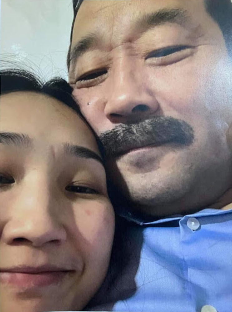 Эмэгтэй хүний асуудал монголд бол карээрт нөлөөлдөггүй. Улам л карээр хийдэг жишээ. Эр хүн ийм юм бх гэсэн юм монголчуудын далд ухамсарт бдаг бх. Харин эмэгтэй хүнд яаж үйлчдэх бол