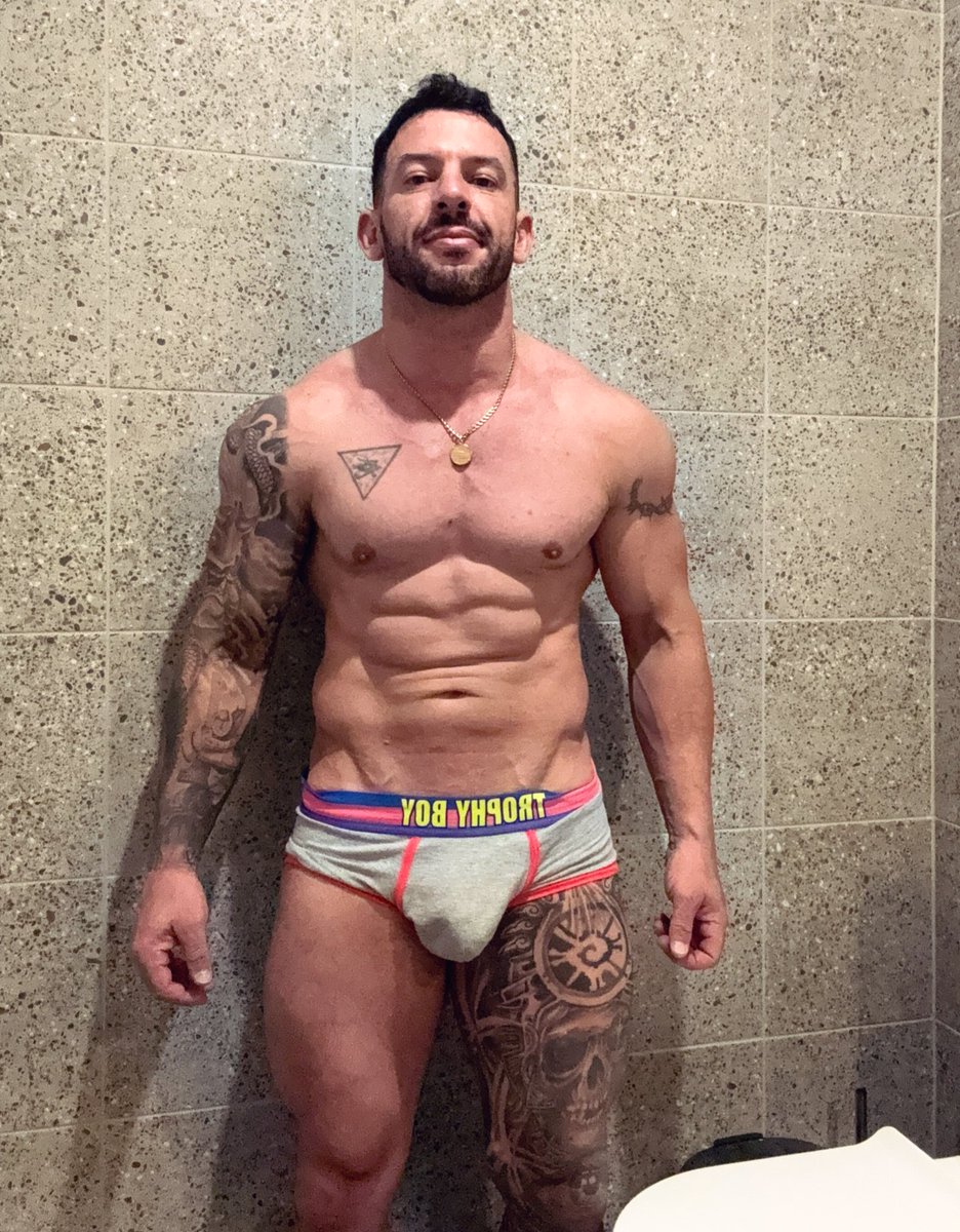 Post China gym progress - trying to keep lean and the gains on holiday 😇