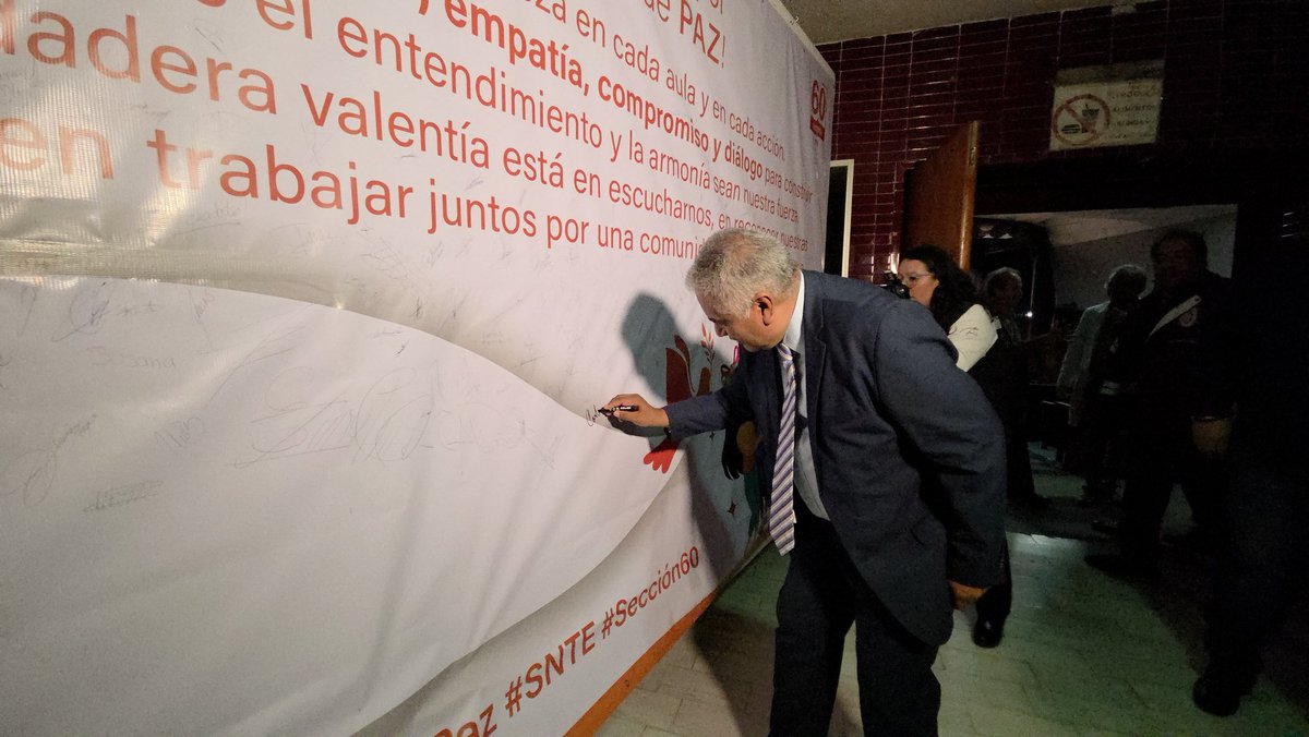 Carlos_GomezRod's tweet photo. #PorUnaCulturaDePaz https://t.co/O7gs0b5lXj