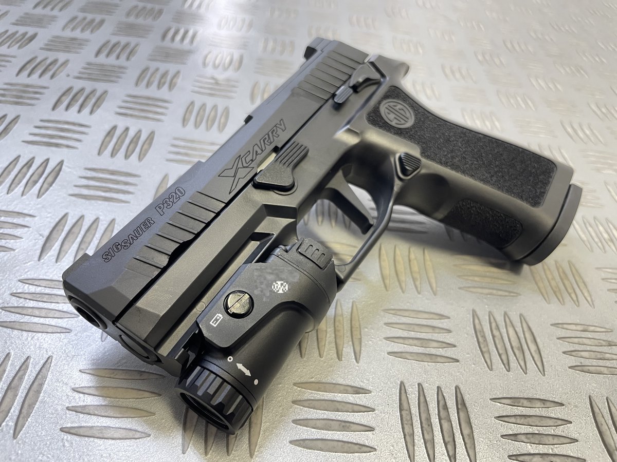 ー新製品情報ー SOTAC社製 SIG FOXTROT1タイプ ウェポンライト BK/DE