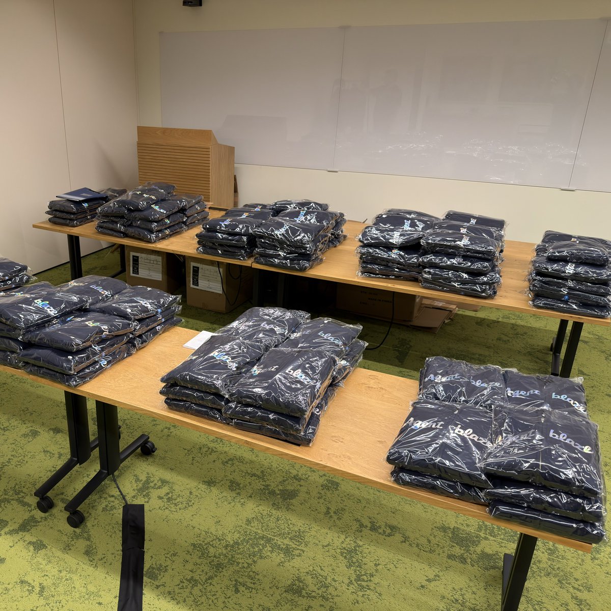 odashoDotCom's tweet image. まもなく #Agentforce Hackathon Tokyo の Demo Day が開催されますー！
Agentblazer foodie を着て一緒に盛り上がりませう！d(´Д` )♪
#AHT2025