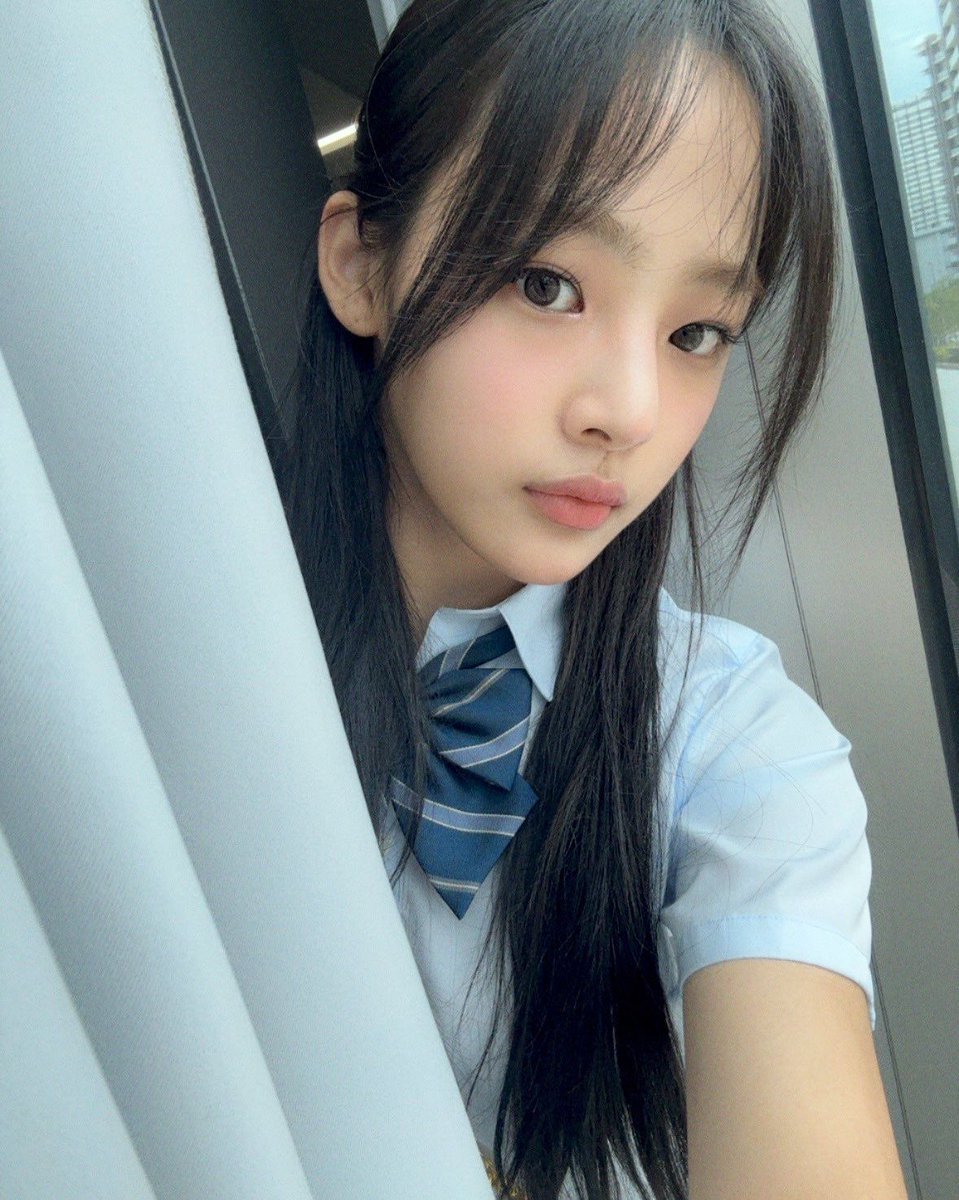 giemminji's tweet image. untuk papih ku yg terhebat @w00iy0ung. Papihhh terima kasih udah nemenin adek sampai hari ini detik ini. Jadi papih sekaligus sahabat adek disini. Selalu ada dalam segala situasi &amp;amp; jadi salah satu orang yang bantu aku buat survive di masa-masa &quot;sulit&quot;.  Terima kasih papih! 🫶🏻