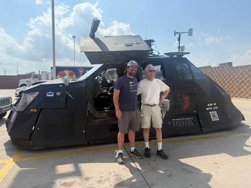 CONGRATULATIONS to the legendary tornado scientist, Dr. Howie “Cb” Bluestein, on his retirement from the University of Oklahoma.

Dr. Bluestein was my favorite professor at OU, and has inspired so many scientists and storm chasers across thw world with his research and teaching.