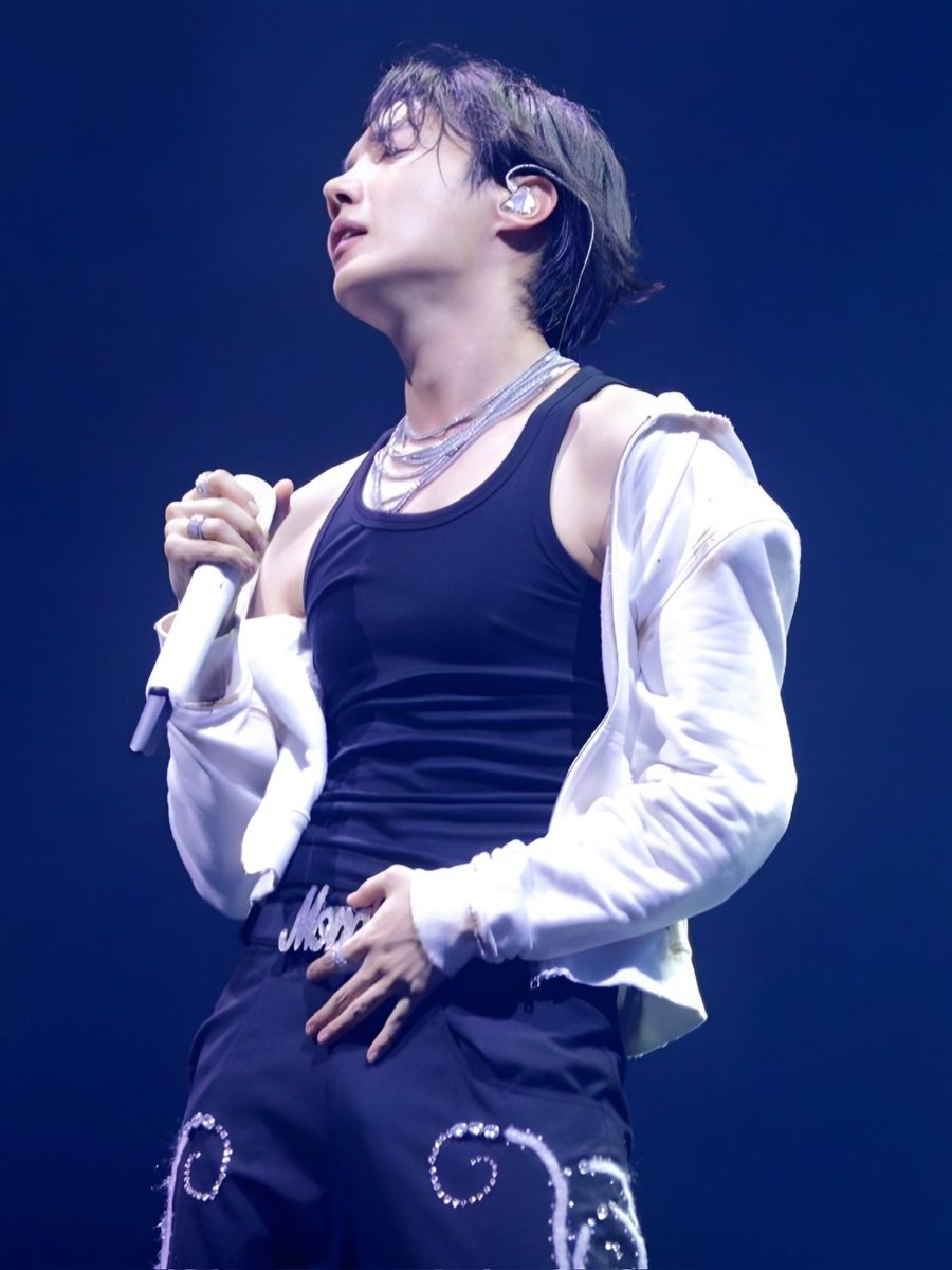uarmyship's tweet photo. 이건 또 뭔데...
I vote #jhope for #POPGOLDENAWARDS2025 https://t.co/TPzMcWXa89