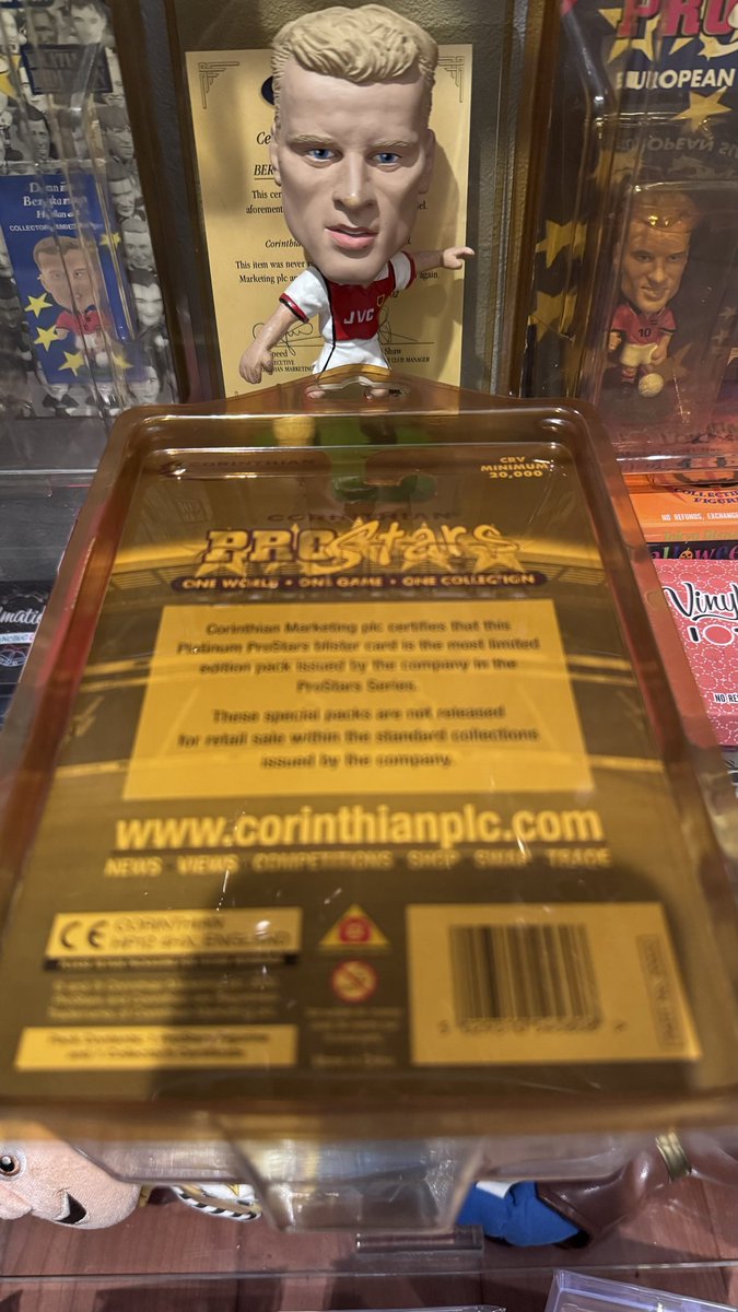 10Arsenal14's tweet image. #prostars
何枚かシングル買いしたのでショーケースを整理中

PROStarsカバーが恐ろしく黄ばんでいる、20年選手になるとこうなるのか

これまでも厳選して飾っていたけど、カードって意外と場所取るなぁ