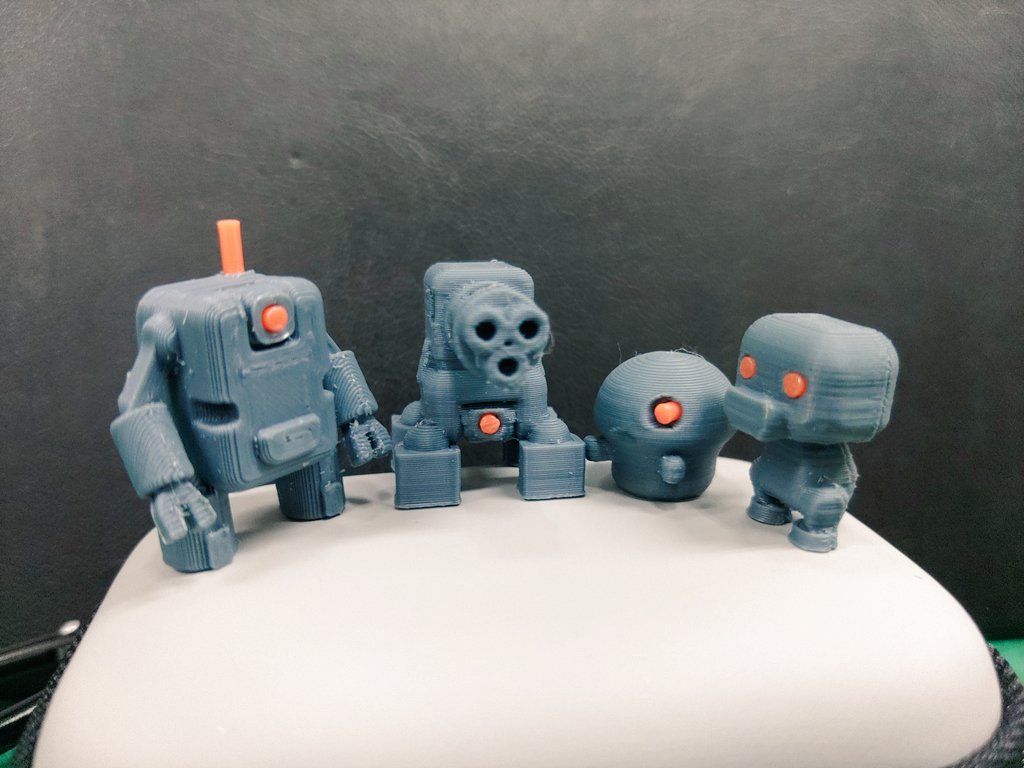 hariri0903's tweet photo. となモの卓番出ました！
E13です。
ピーナッツイン、ちびロボ初販売とか用意してます！
11月30日は遊びに来てね！
東京流通センター第一展示場
#となモ8 https://t.co/kOGufkXGiw