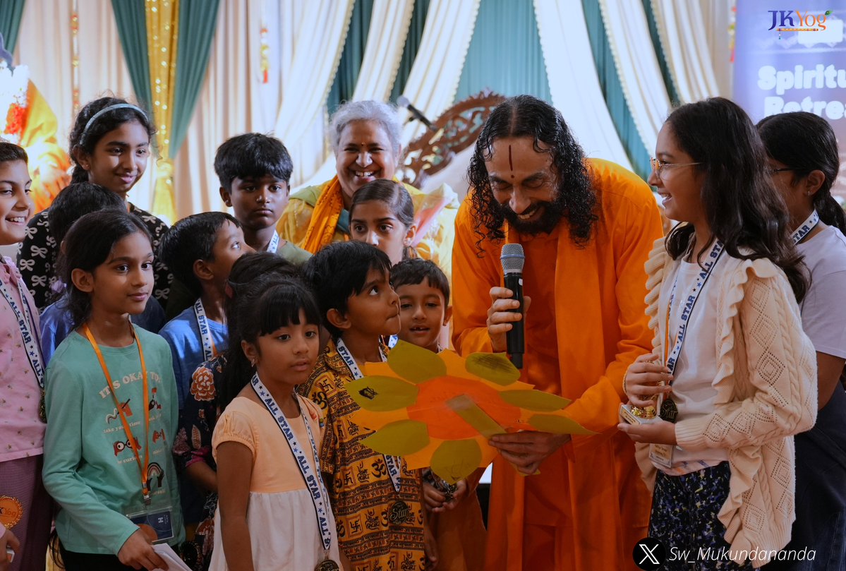 Sw_Mukundananda's tweet image. Reading books to the kids improves bonding, increases their attention span, and instills a habit of lifelong learning. So, dust off that children’s book and start reading to your child from today.
#SwamiMukundananda #ChildrensDay #ChildDevelopment