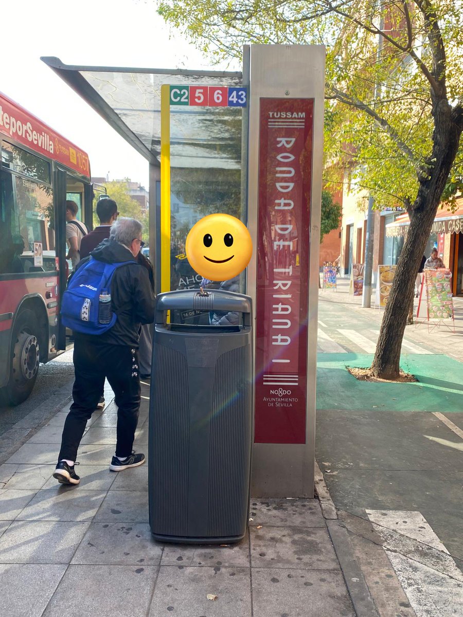 Reclamación iniciada por una de nuestras socias a través de la APP del <a href="/Ayto_Sevilla/">Ayuntamiento de Sevilla</a> hace meses para que se retire una papelera justo en el lugar donde se despliega la rampa de <a href="/tussamoficial/">TUSSAM</a> . Por favor, eliminen está barrera, fácil de solucionar <a href="/Man_ales/">Manuel Alés del Pueyo</a>