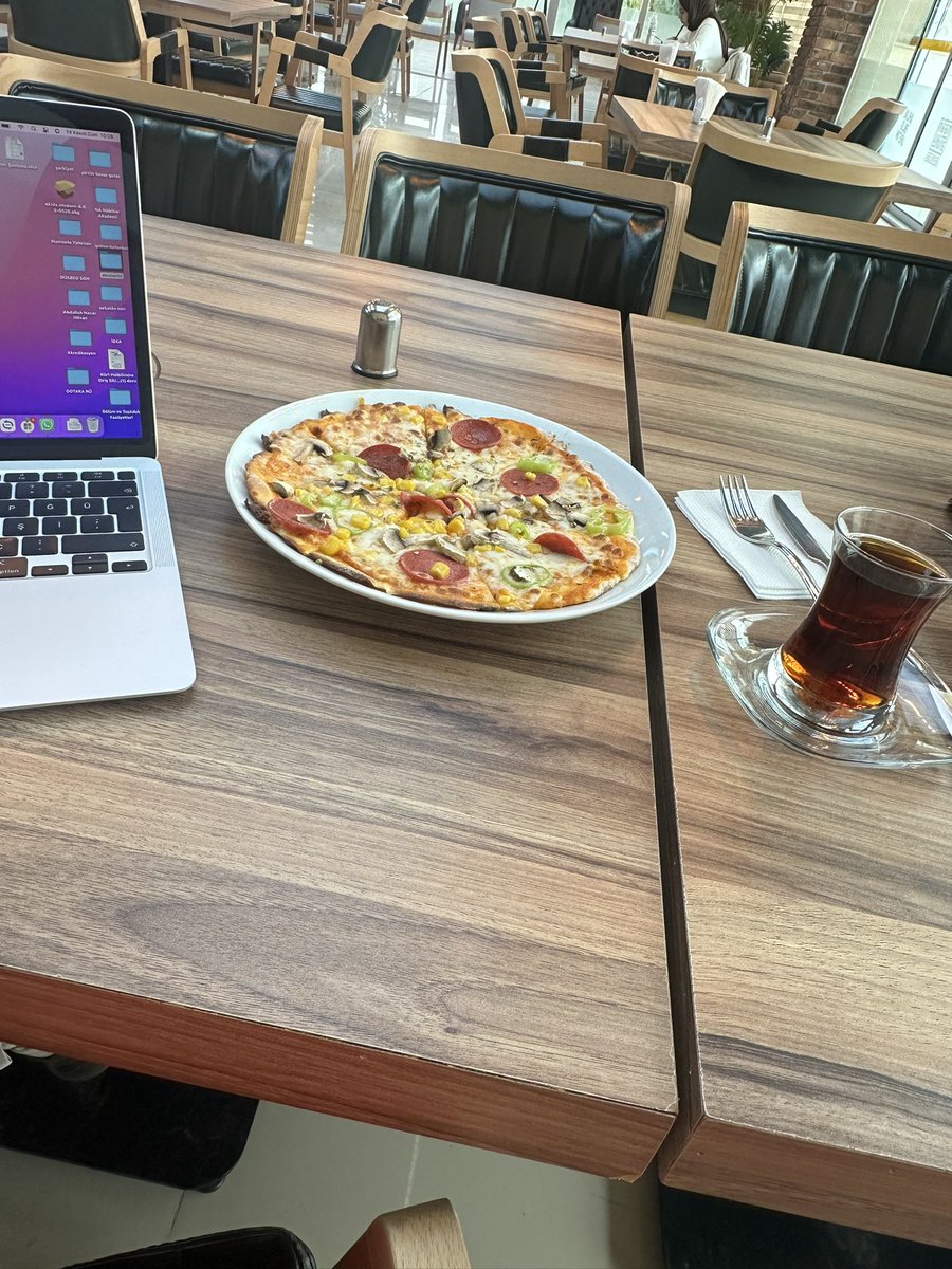 Toplantı + Glütensiz Pizza= Mardin Artuklu Üniversitesi <a href="/mardinartuklu/">Mardin Artuklu Üniversitesi</a> <a href="/mauglutenszKafe/">MAÜ Kampüs Glütensiz Kafe</a>