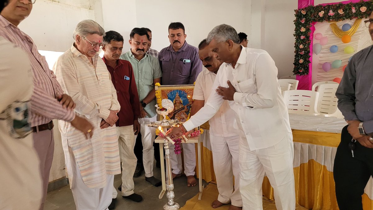 BLKARAGATIYA's tweet photo. આજે શીલ મુકામે GCERT ગાંધીનગર અને DIET જુનાગઢ પ્રેરિત બ્લોક રિસોર્સ સેન્ટર માંગરોળ આયોજીત તાલુકા કક્ષાના વિજ્ઞાન- ગણિત- પર્યાવરણ પ્રદર્શન ૨૦૨૫ અવસરે સાથી ધારાસભ્ય શ્રી દેવાભાઈ માલમ સાથે ઉપસ્થિત રહેલ.
#bhagvanjikargatiya #89mangrol #GCERT #dietjunagadh #SHIL https://t.co/5hWAbpN8Bn