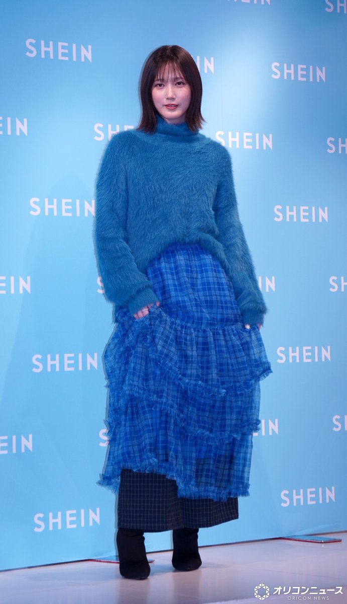 本田翼「洋服と靴合わせて6000円」 ブルー基調の衝撃“激安コーデ