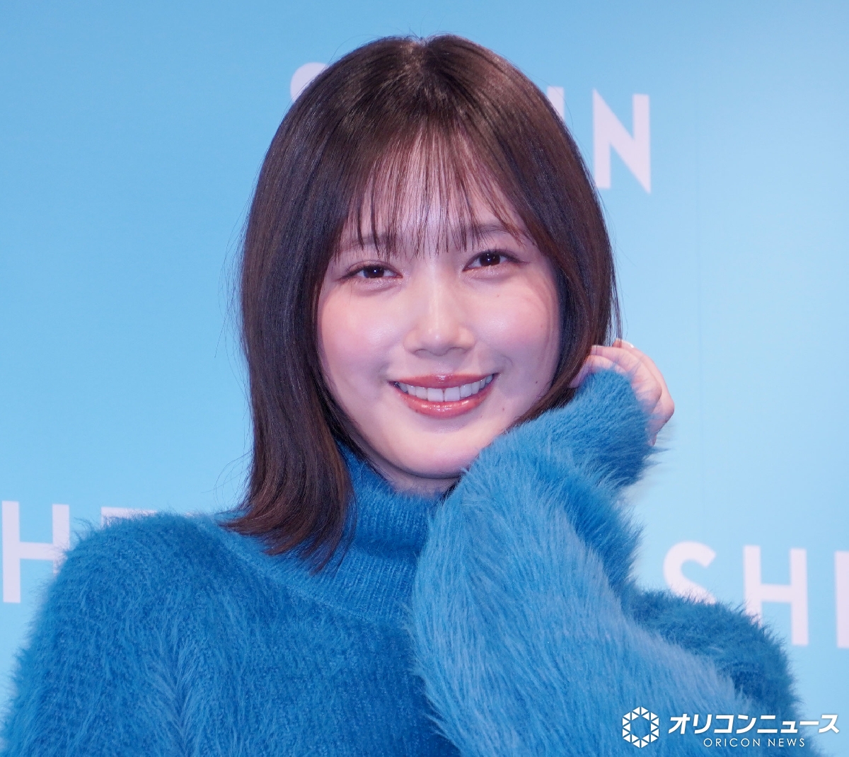 本田翼「洋服と靴合わせて6000円」 ブルー基調の衝撃“激安コーデ