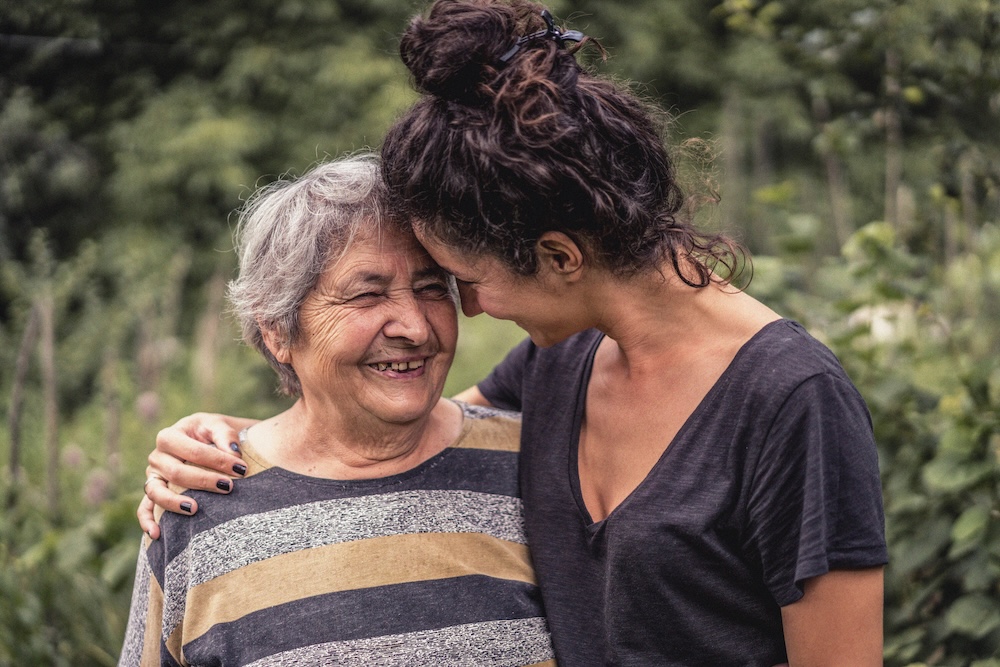 happifulhq's tweet image. Is your friend shouldering the weight of caregiving for an ageing parent? If so, they may be feeling lonely, frustrated, or stretched too thin. In our latest article, we look at the everyday struggles of providing care, and how you can lend a hand 💛

Read it here:…