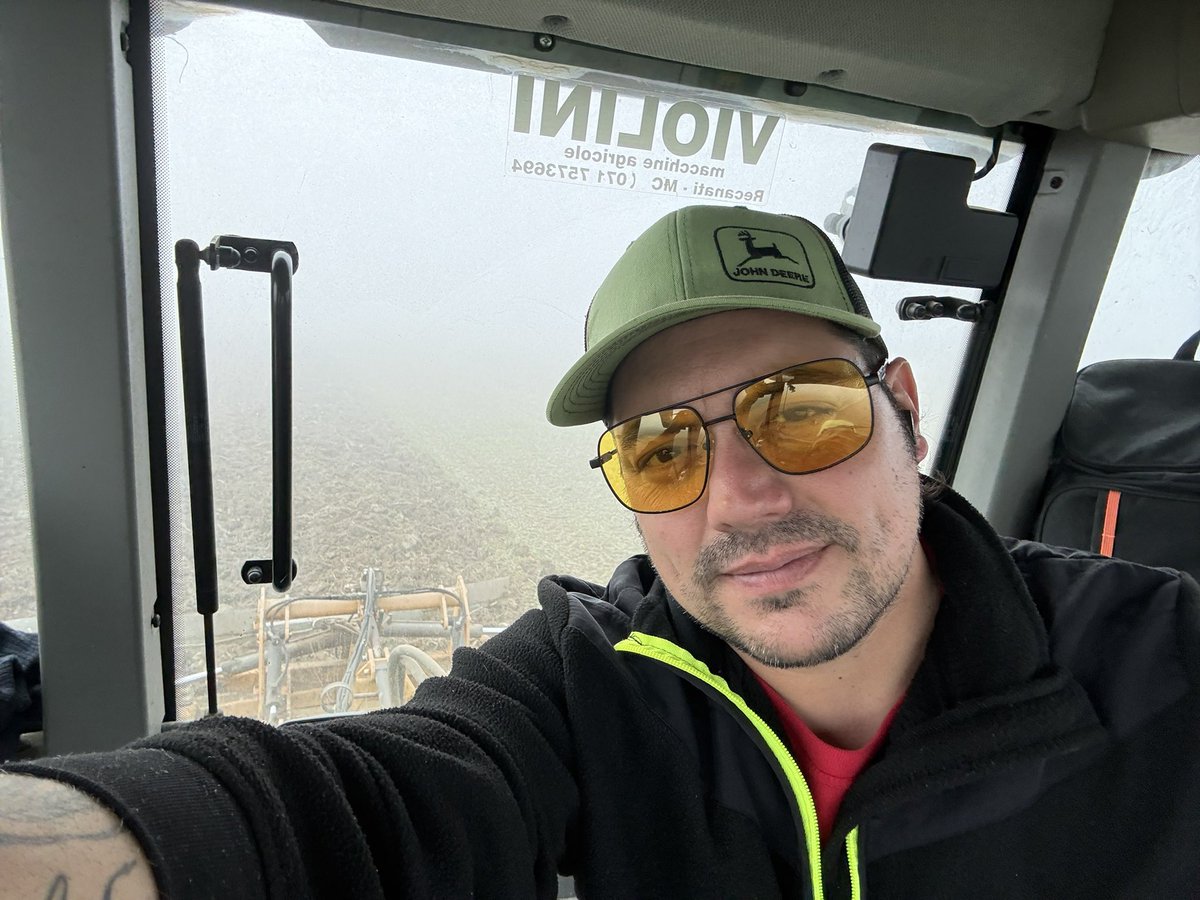 Waiting for a CANADIAN agricultural proposal...❤️🇨🇦♥️🚜✈️