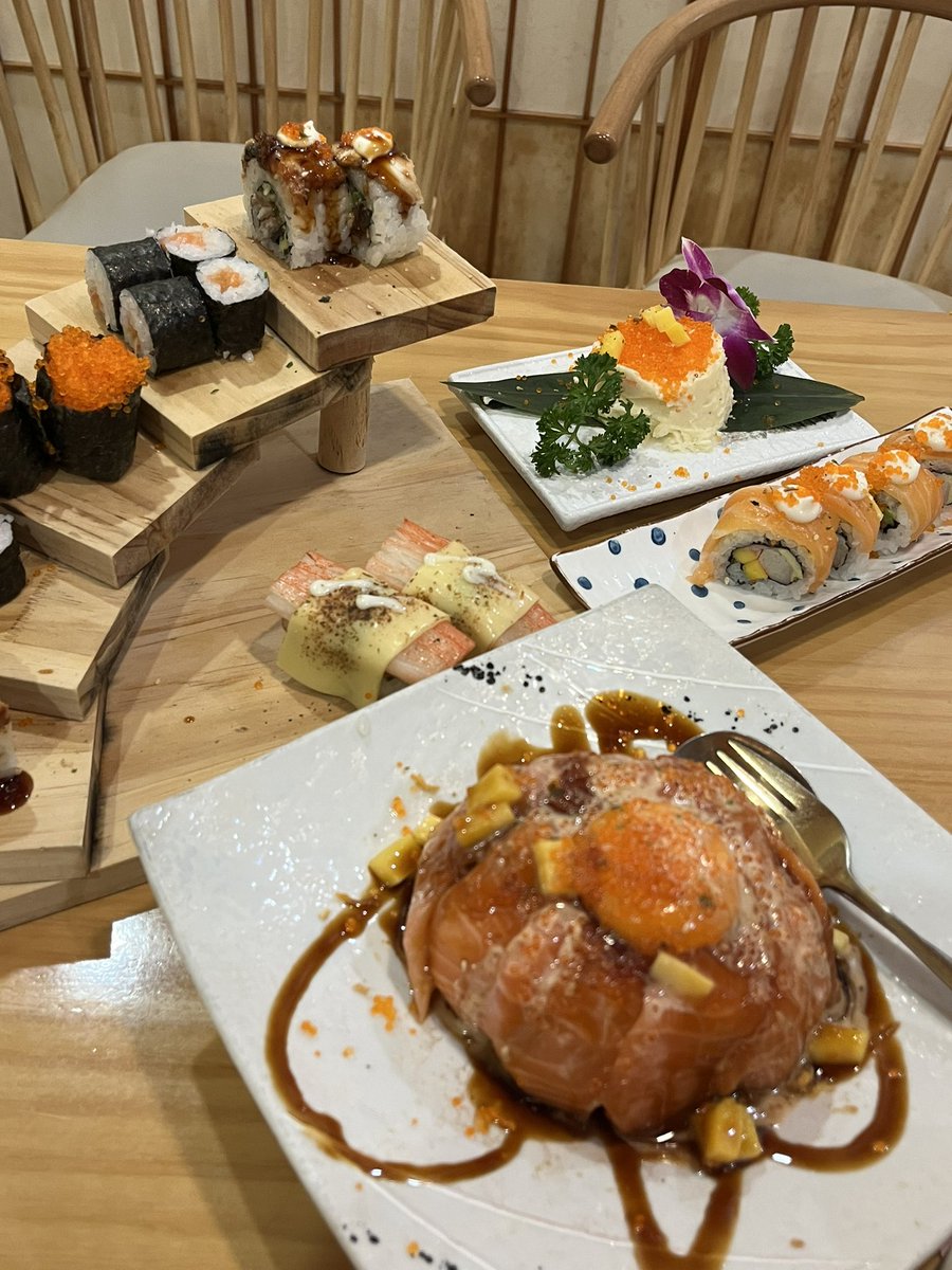 Angel7x_X's tweet image. 我们还会一起吃好多饭的