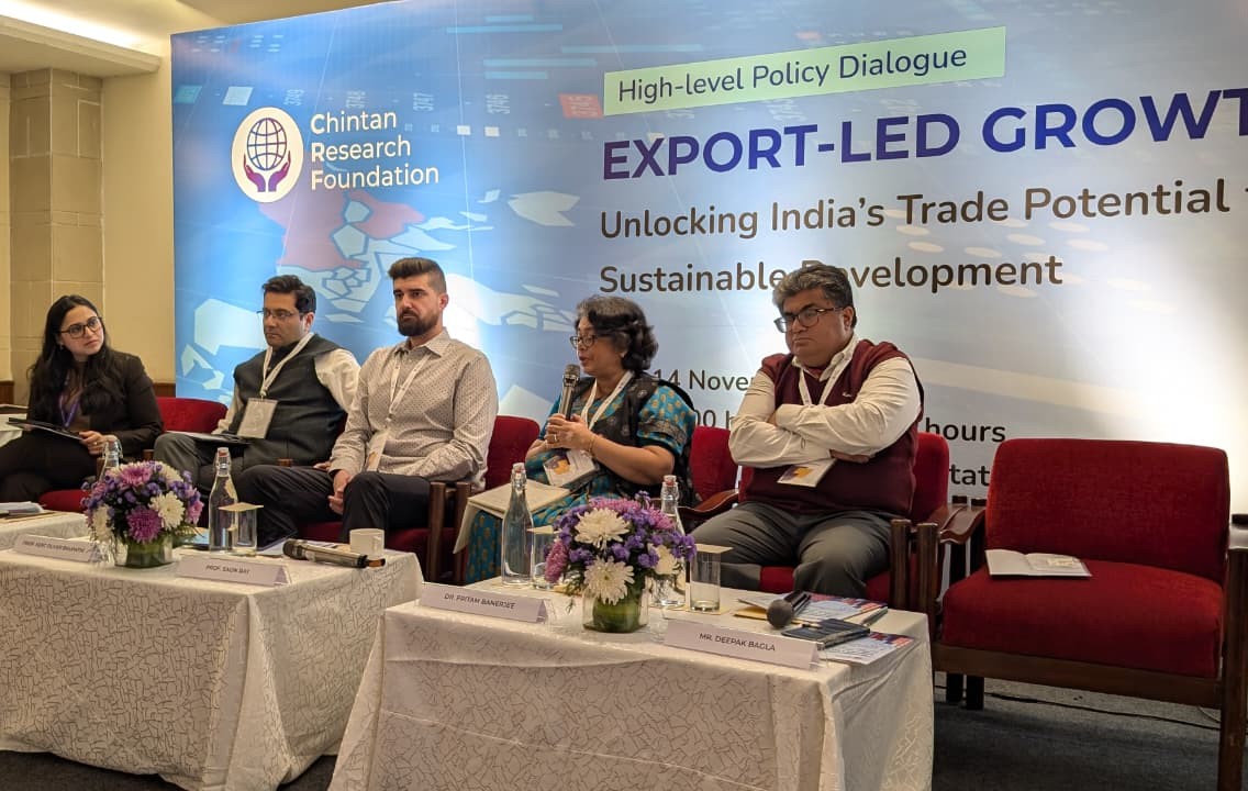 ChintanResearch's tweet image. #CRFLive  
Prof. Saon Ray, Professor, @ICRIER, highlights the structural challenges India must address to strengthen its export performance.

🌐 Labour-intensive sectors will be hit hardest by #Tariffs; India is still not well integrated into #Textile &amp;amp; #Garment #GVCs.
🌐 India’s