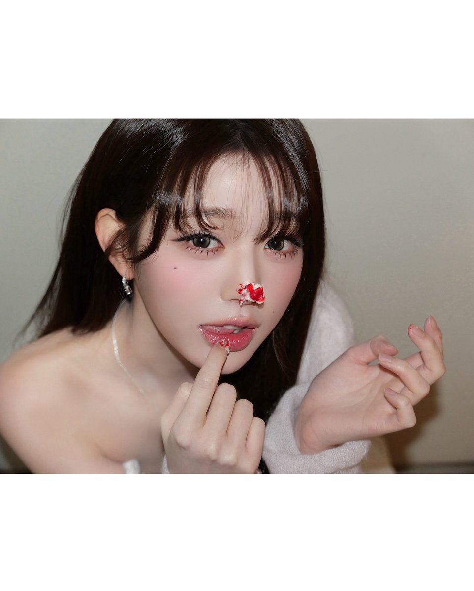 luvwy04's tweet image. 아니 제발 할로윈 원영이 보고 정신나감………